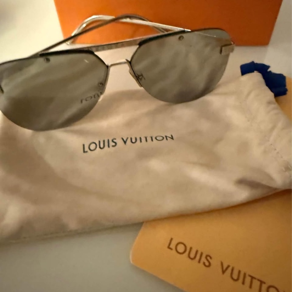 L. V sunglasses
